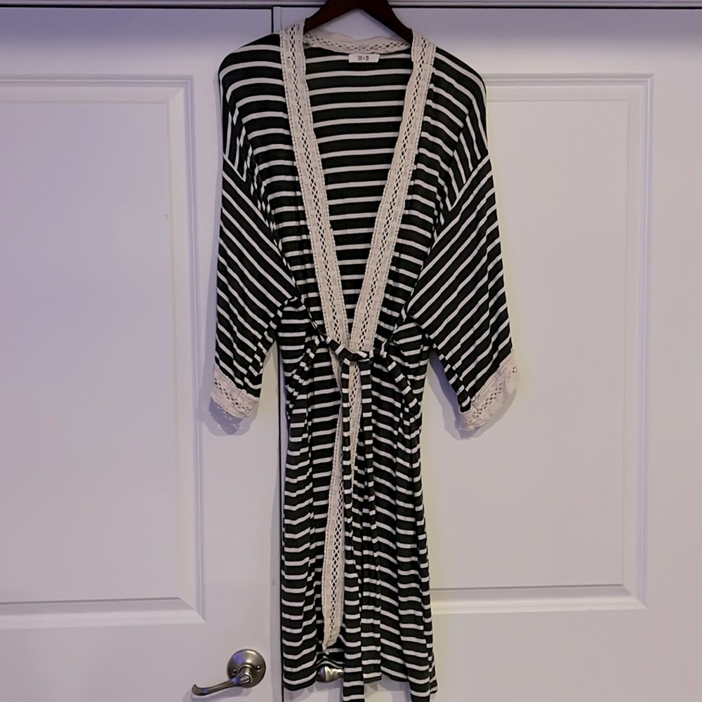 Stitch Fix maternity robe, medium
